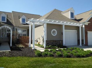 8 Falcon Ct, Hamilton, NJ 08690