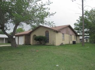 3241 Centennial Rd, Forest Hill, TX 76119