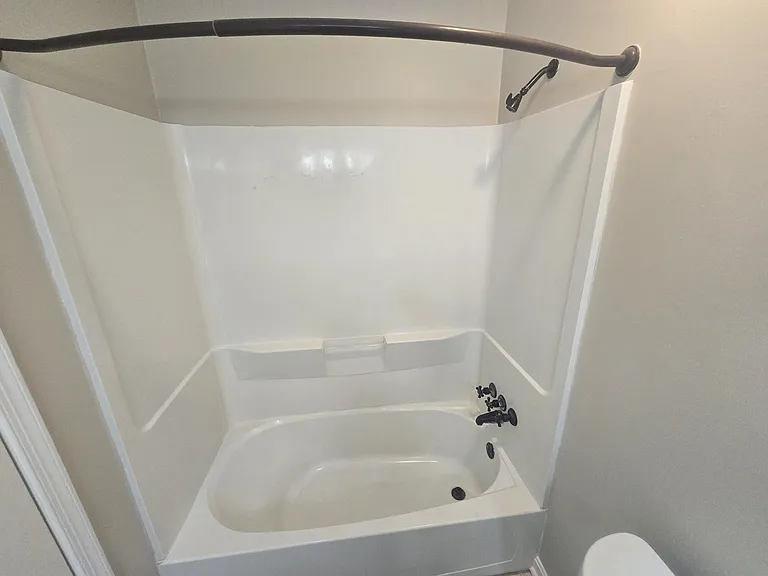 1118 Maywood Dr — Photo 7