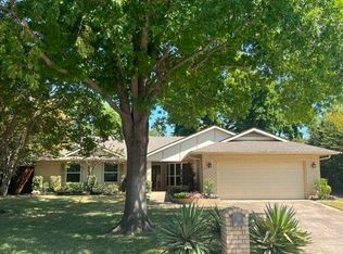 2846 Columbine Dr, Grapevine, TX 76051