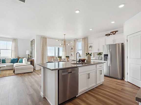5th image of 13923 Garnet Dr