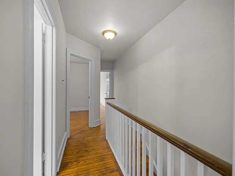 1934 Dallas St — Photo 12
