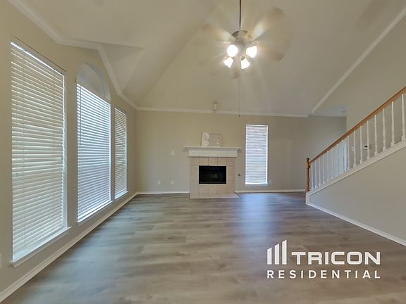 2nd image of 1407 Ross Dr