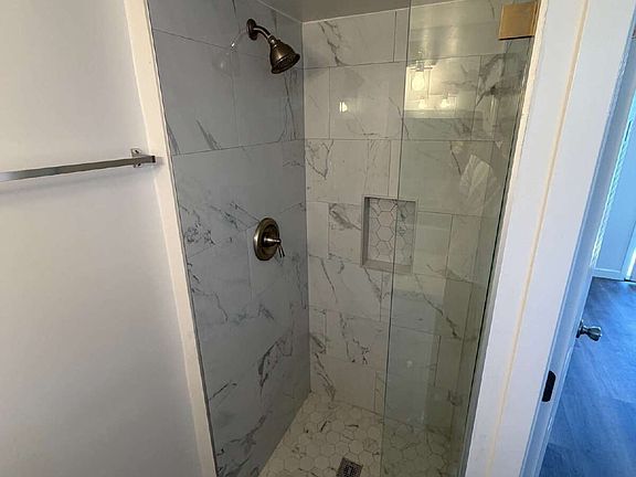 4th image of 5075 Niagara Ave APT 8