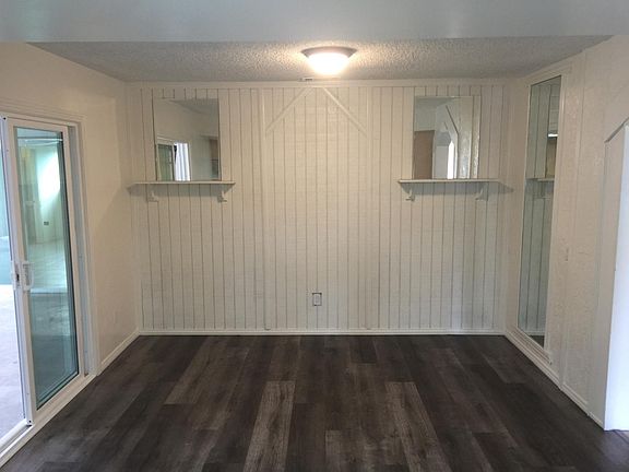 5th image of 15717 Pine Ave