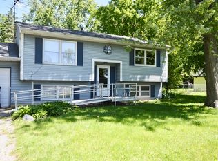 7010 Seminole Dr, Wonder Lake, IL