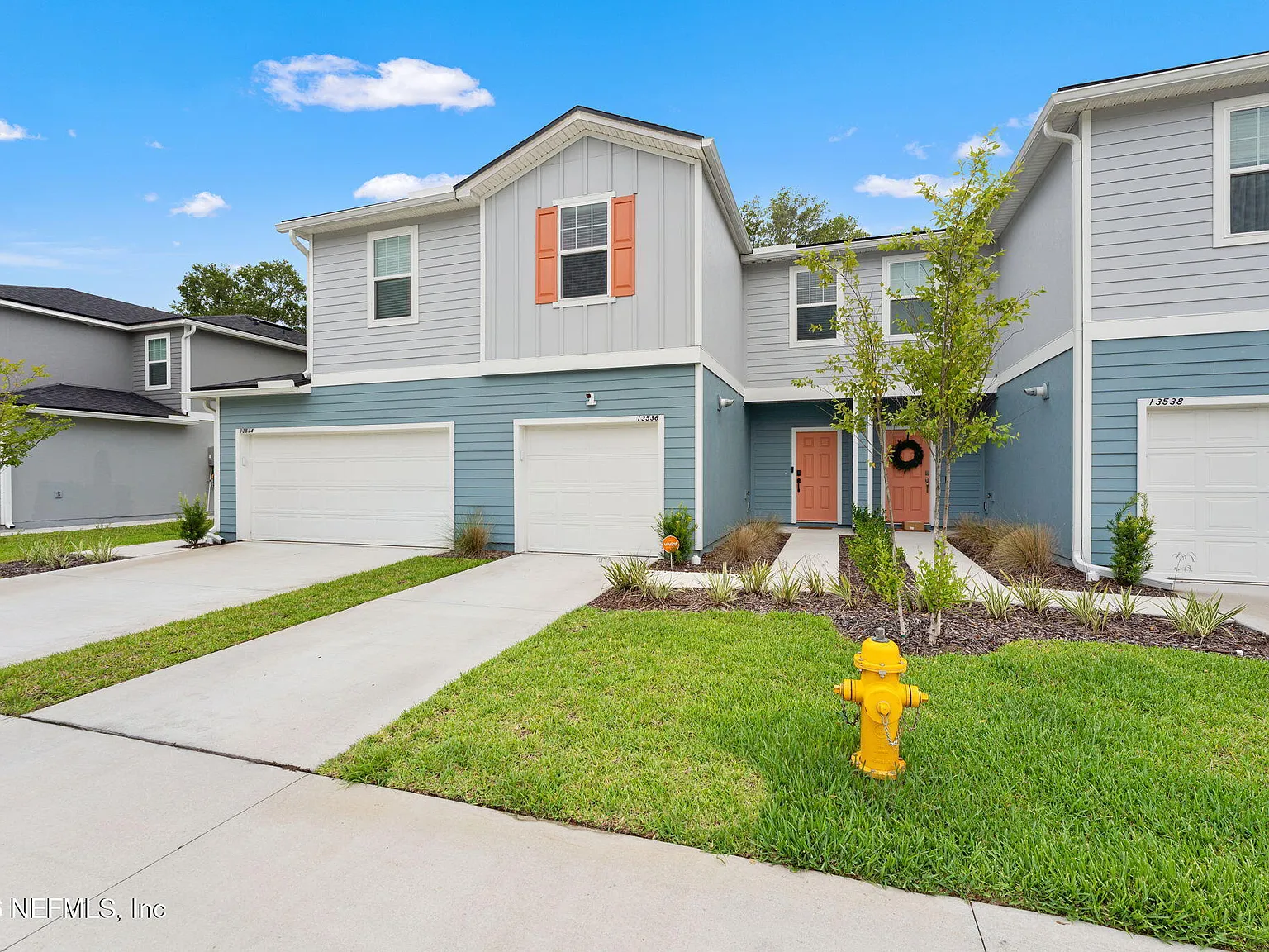 3 bed, 2.5 bath, 1452 sqft, $2,100 — Photo 2