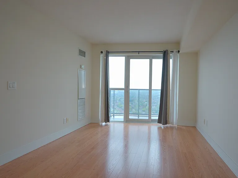 135 Village Green Sq #3925 — Photo 9