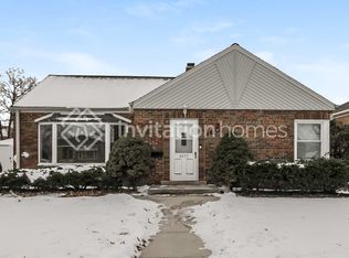 4633 W 97th Pl, Oak Lawn, IL 60453