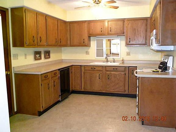 3rd image of 3100 S Scott Dr