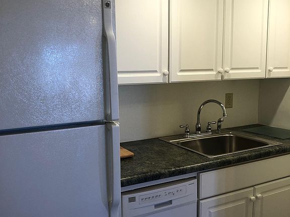 4th image of 1120 Park Ave #1