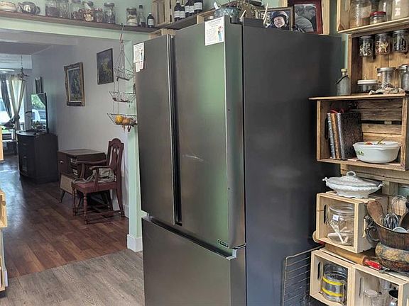 4th image of 5028 E 52nd St