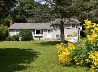 6 Sycamore Dr, Newtown, CT 06470