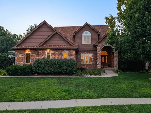2944 NW 167th St, Clive, IA 50325