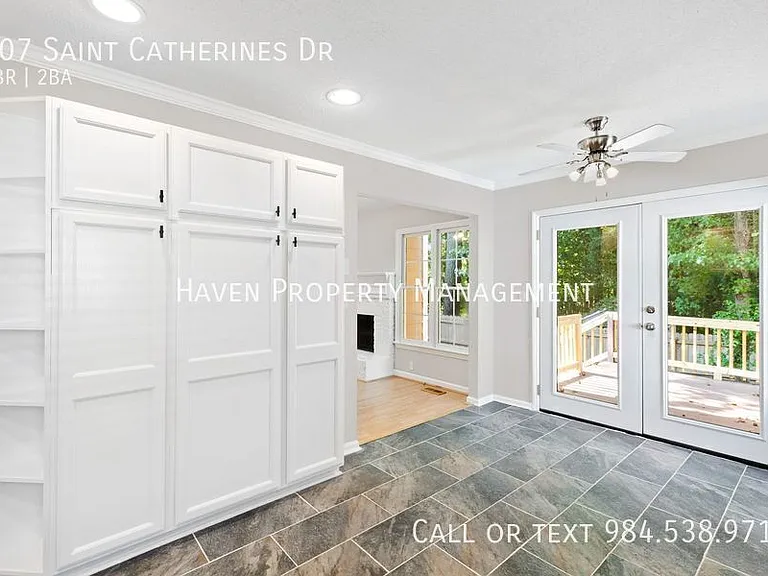 707 Saint Catherines Dr — Photo 11