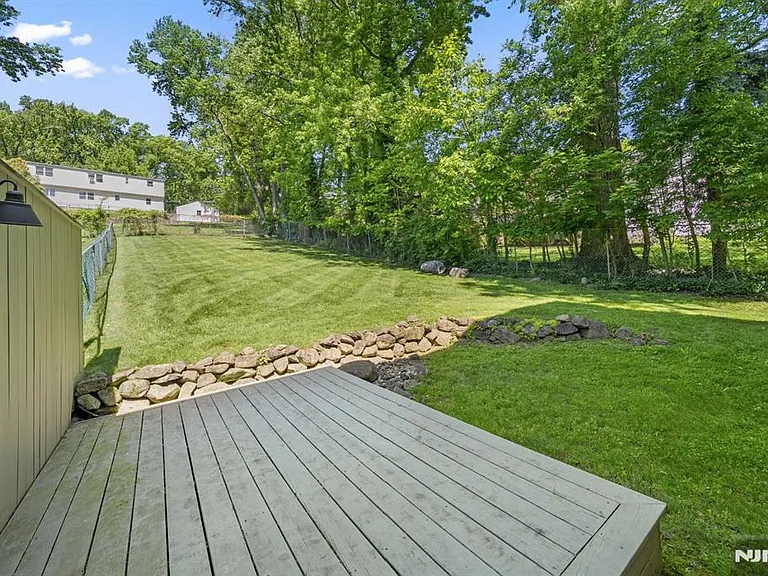 89 Forsythia Ln #B — Photo 4