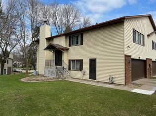 3888 Goodwin Ave N, Oakdale, MN 55128