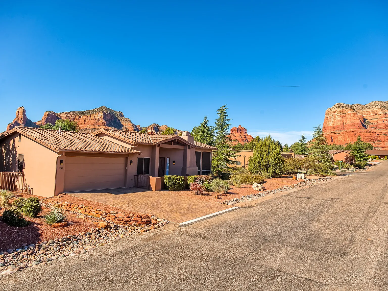 3 bed, 1932 sqft, $4,325 — Photo 4