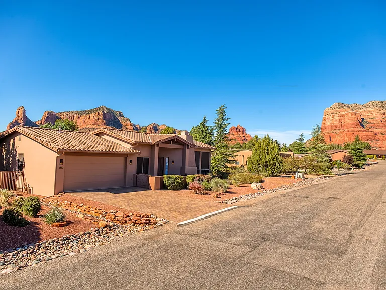 155 Quartz Dr — Photo 4