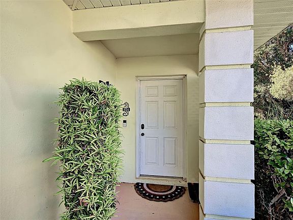 3rd image of 324 WEXFORD TERRACE #171