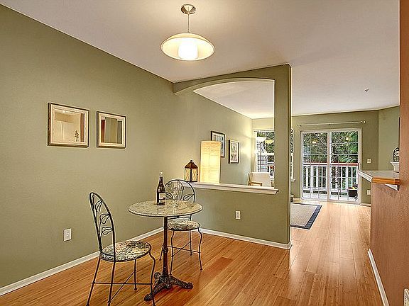4th image of 18505 SE Newport Way Unit B307