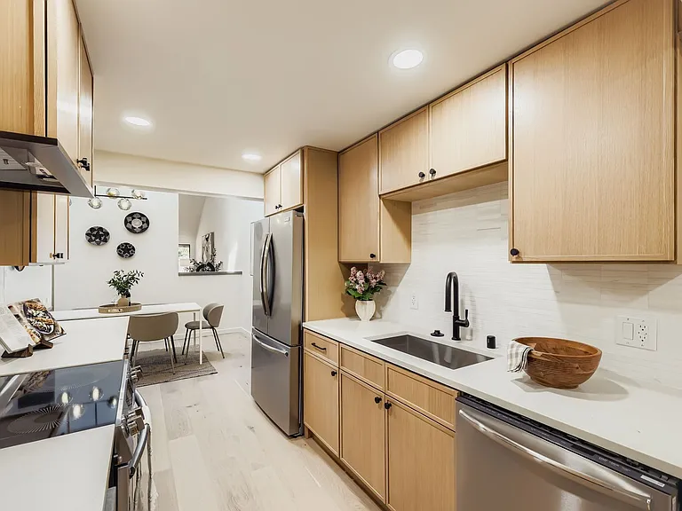 14208 NE 2nd Pl — Photo 14