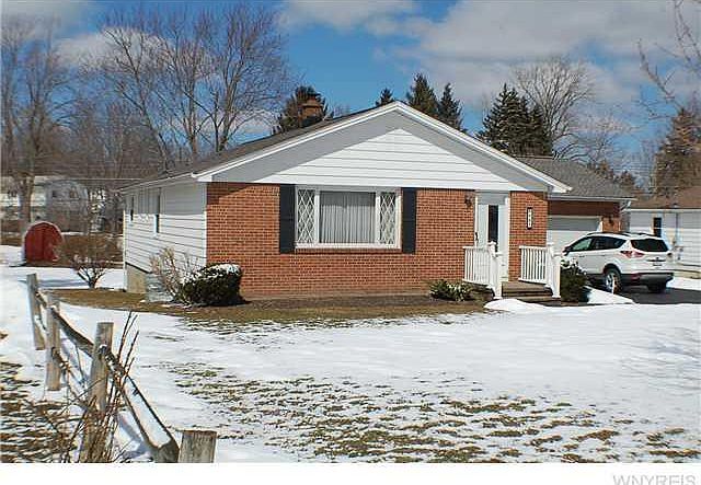 1st image of 161 Maple Dr