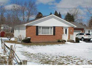 161 Maple Dr, Orchard Park, NY 14127