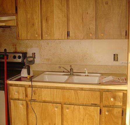 5th image of 15716 Sea Pines Dr