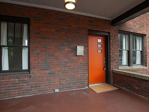 3rd image of 720 Argonne Ave NE