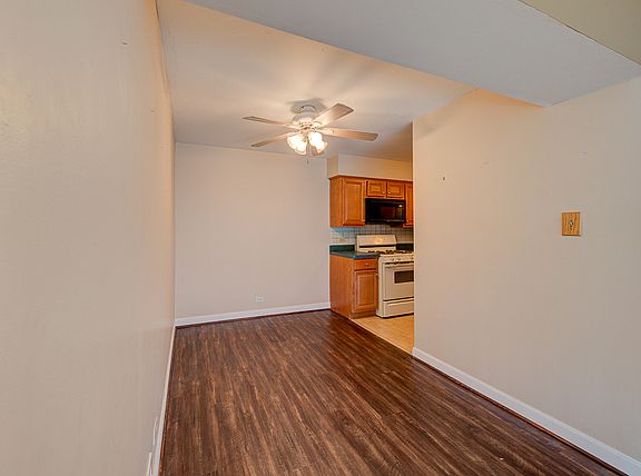 3rd image of 4921 W 109th St APT 101