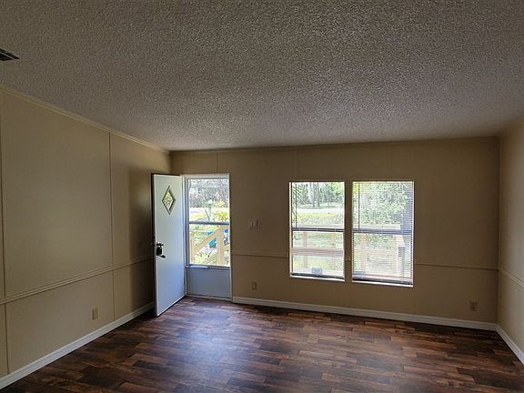 3rd image of 4752 Avenue D