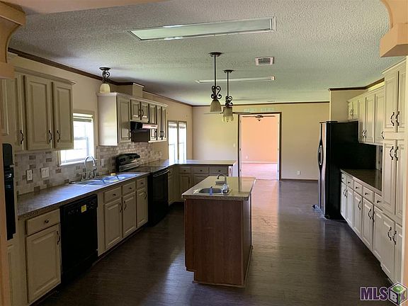 3rd image of 10090 Cochise Dr