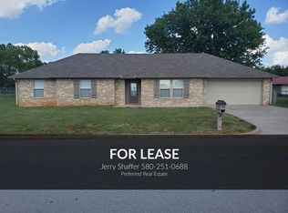 902 S 7th St, Marlow, OK 73055