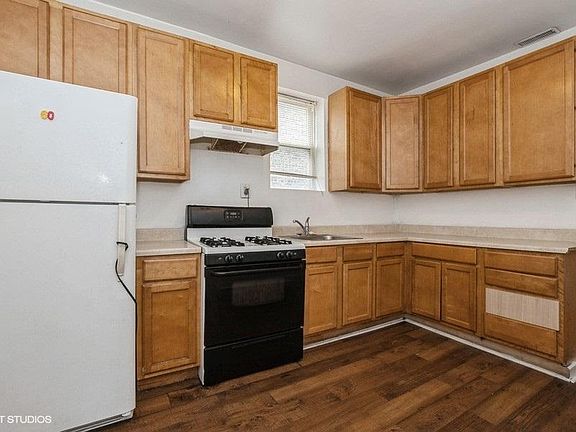 3rd image of 7835 S Saginaw Ave #3