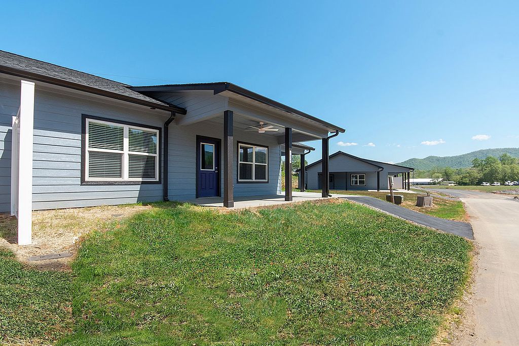 124 Diamond Ave - Property Image