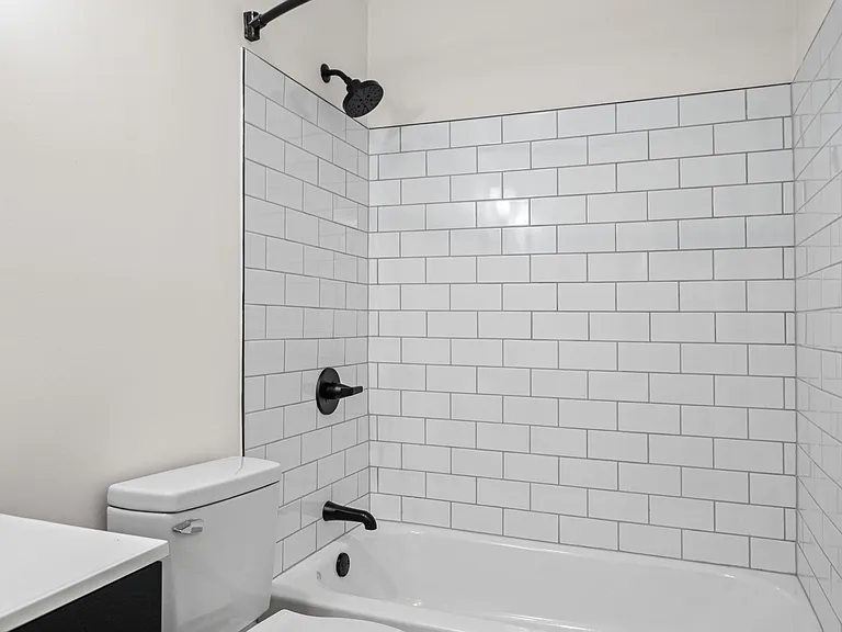 Fairfax Manor Townhomes — Photo 7