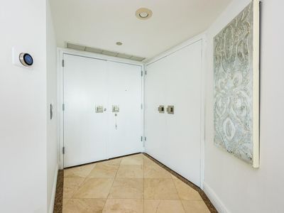 2127 Brickell Ave APT 2705, Miami, FL, 33129