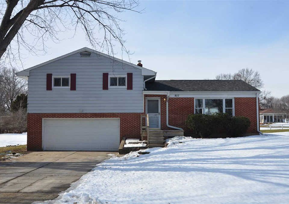 1st image of 807 Tower Dr