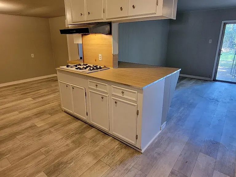 4290 Dallas St — Photo 12