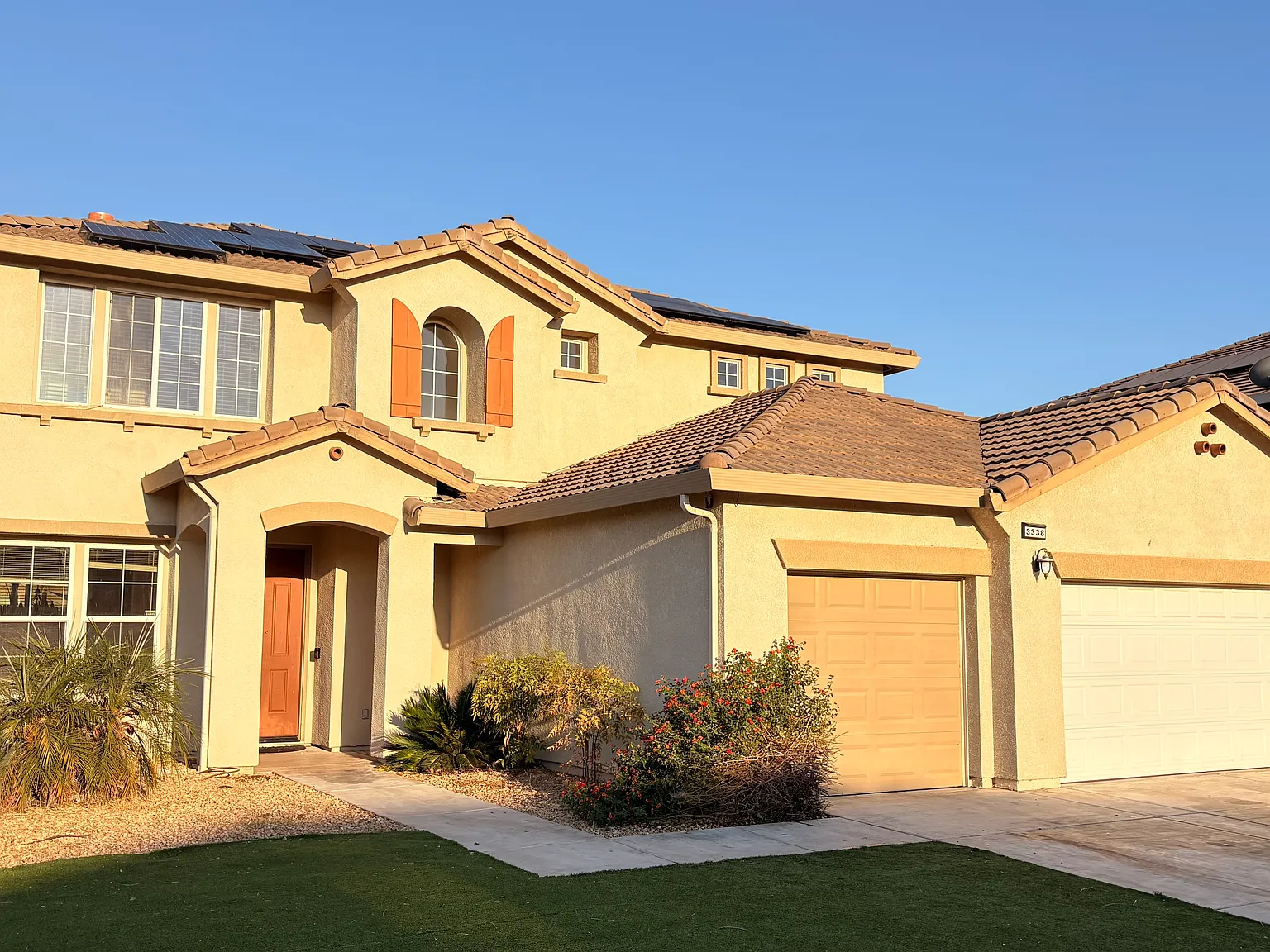 5 bed, 2625 sqft, $3,195 — Photo 2