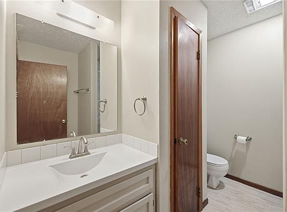 5th image of 223 S 4th St