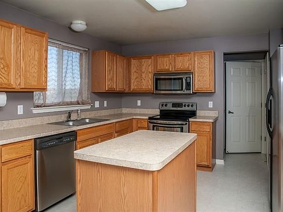 3rd image of 7469 Warwick Dr