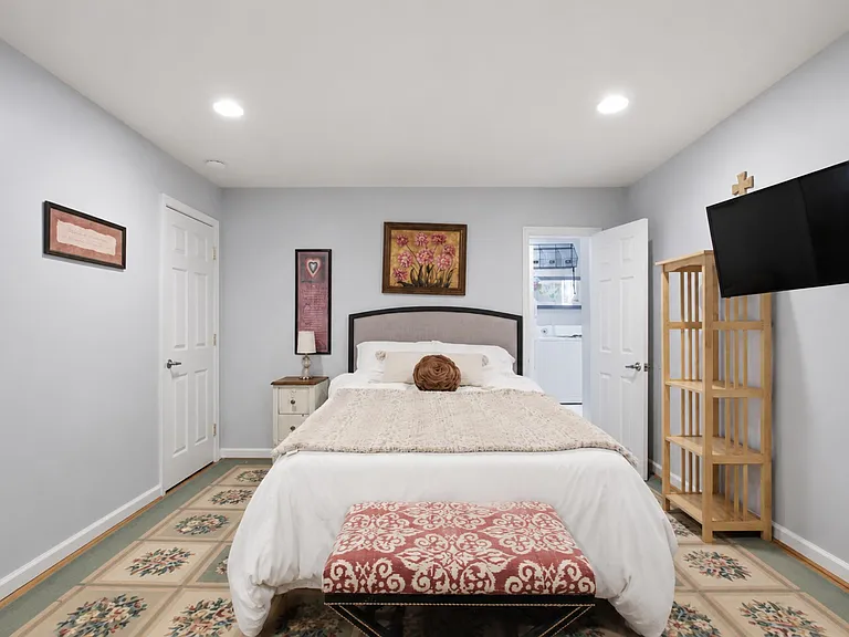 7 Idlewild Ave #B — Photo 13