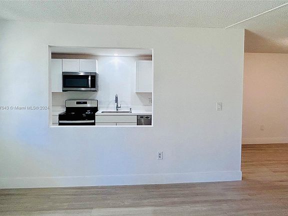 4th image of 20230 NE 2nd Ave APT U8