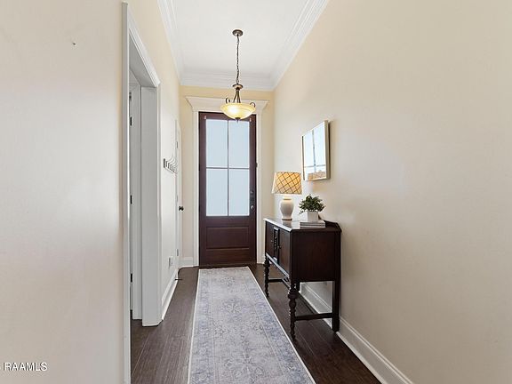 4th image of 142 Country Garden Ln