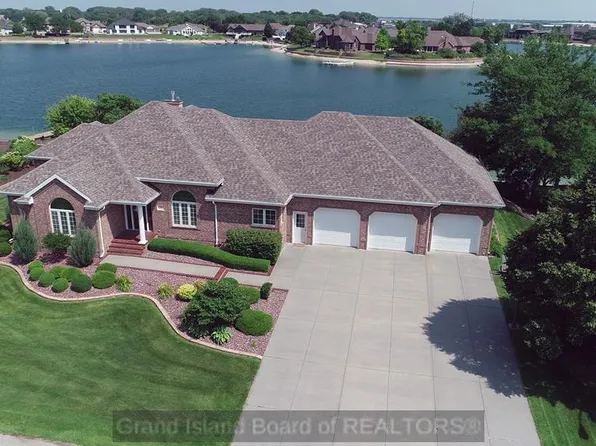 59 Ponderosa Dr, Grand Island, NE 68803