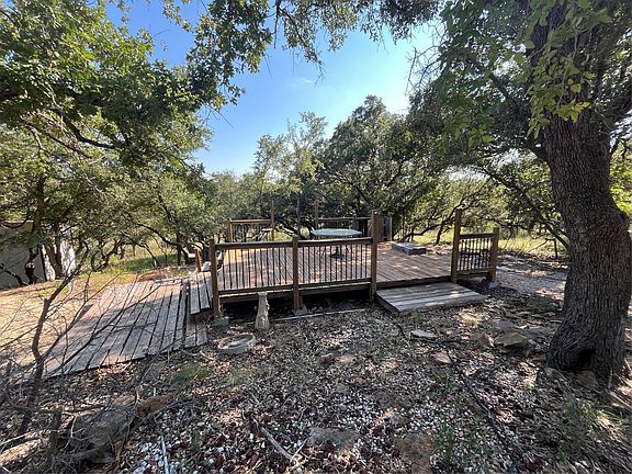 4th image of 775-776 Oak Point Dr