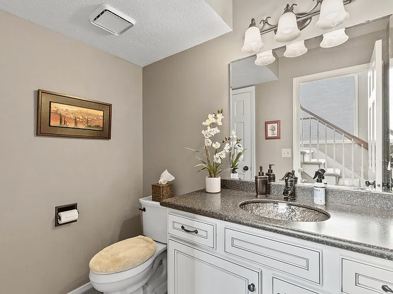 107 Gallatin Dr #B — Photo 15