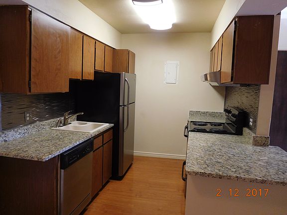 Kitchen, granite countertops